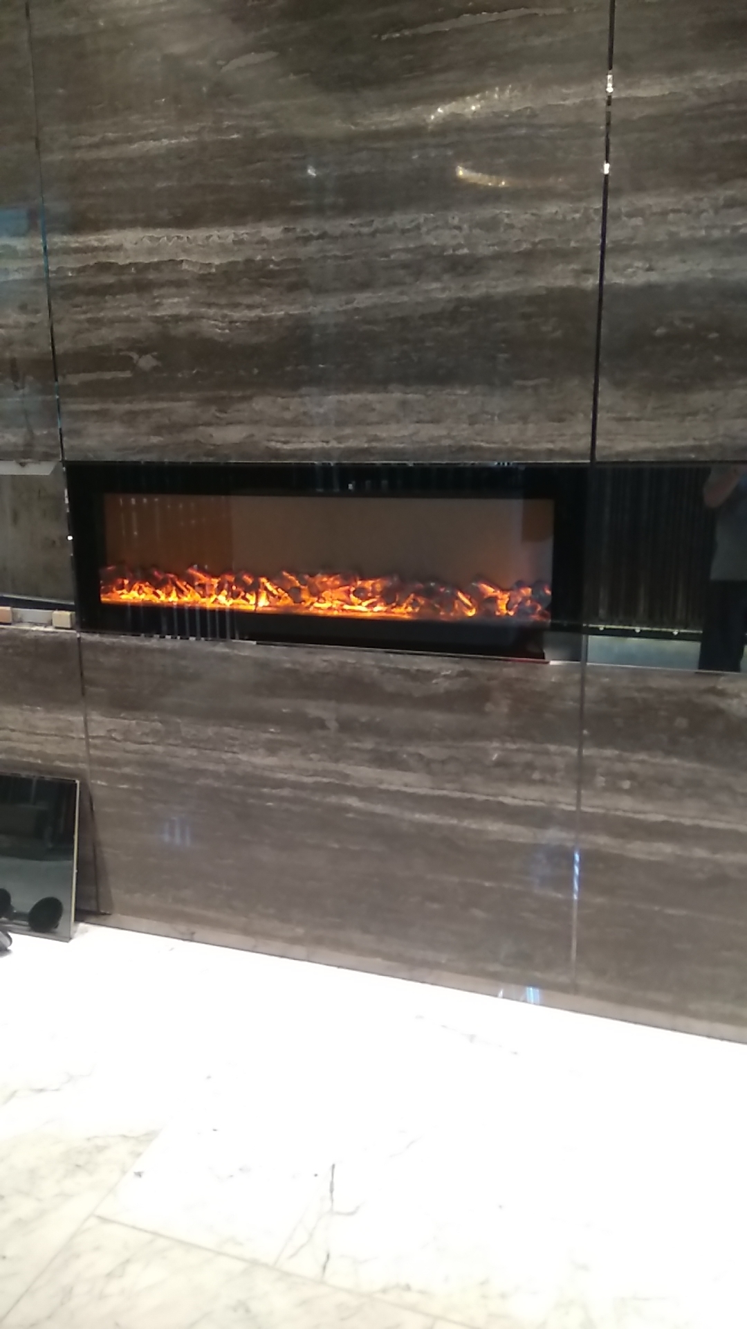 Golf Eden Manor clubhouse electric fireplace · flame detail · BB Fires