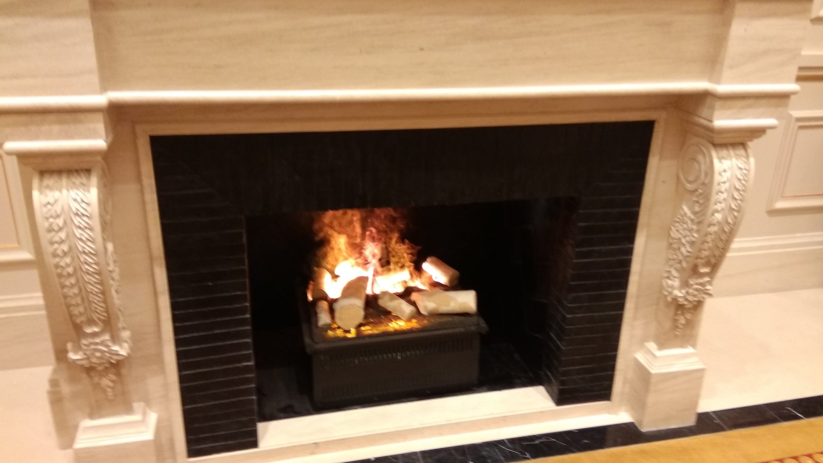 Aedas Interiors 長期合作 · BB Fires Water Vapor Fireplace