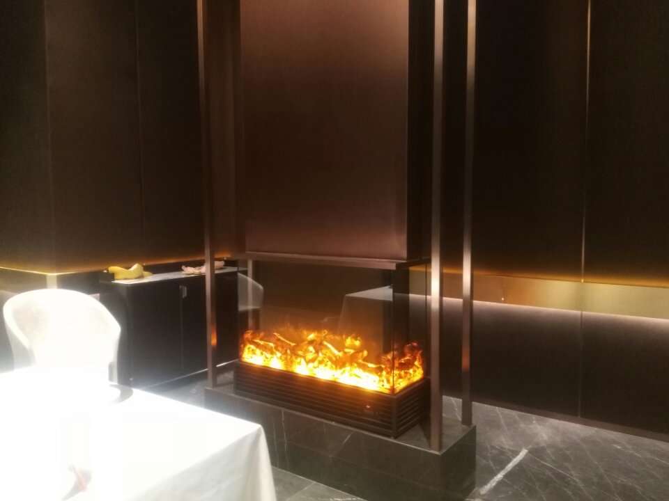 信和長沙示範單位兩面觀火電壁爐 · BB Fires